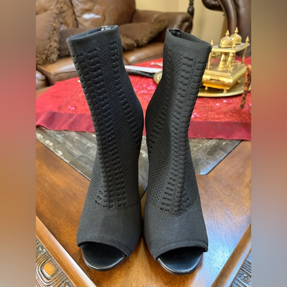 Steve Madden Black Heeled Peep Toe Bootie Fabric Size 8.5 - Picture 5 of 12
